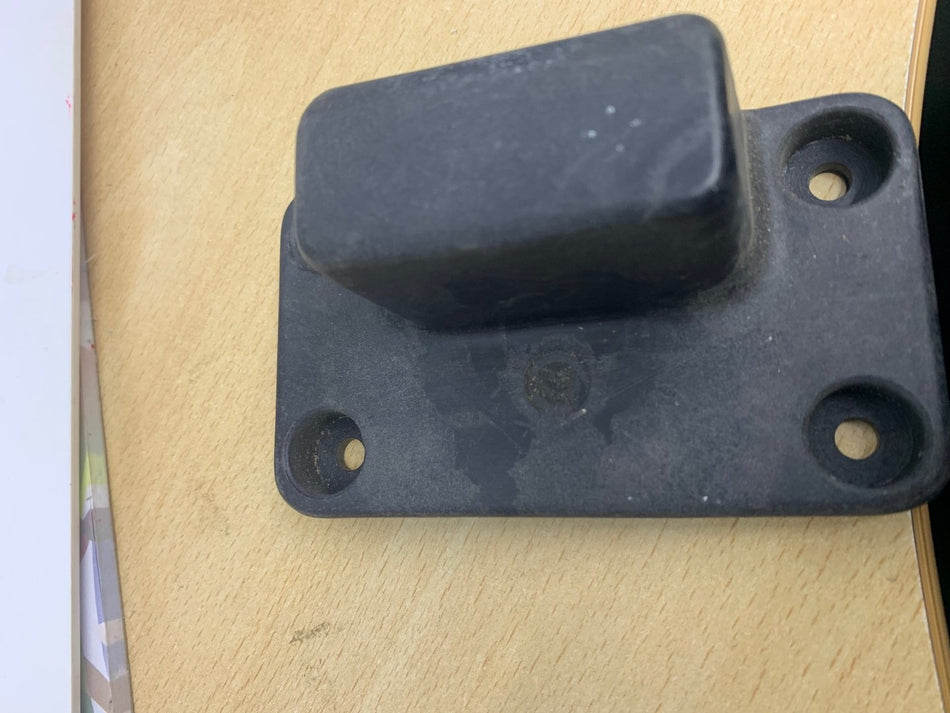 MTH Sliding Door Lever Off Frame Strike